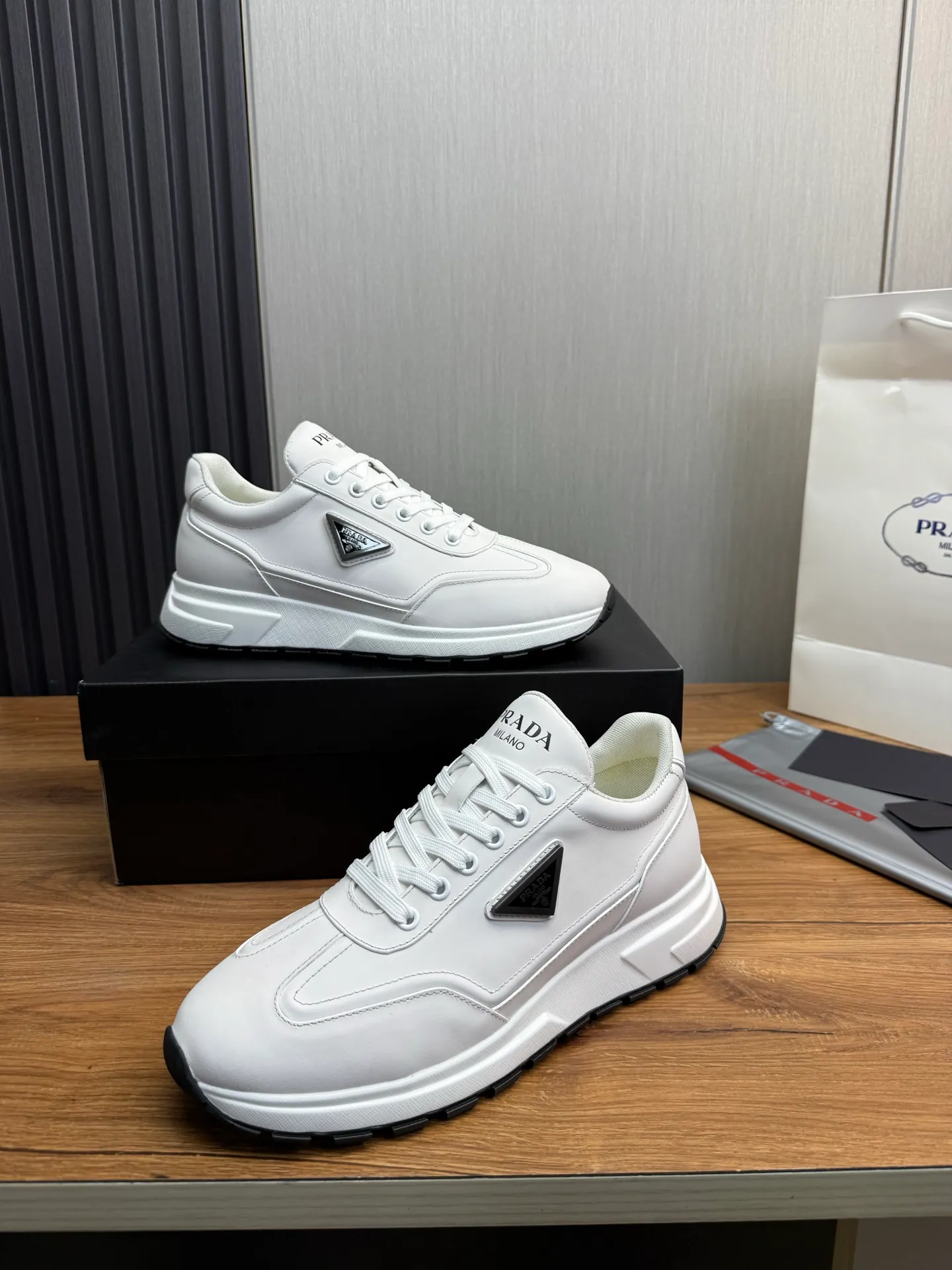 Factory price 640💰 [PRADA] Popular items in men's shoe counters, synchronized with the official website, 1 high-quality shipment ✔️Original cowhide + cowhide lining, 1🆚1 replica, original sole, 38-45 (45 customized, non-refundable)